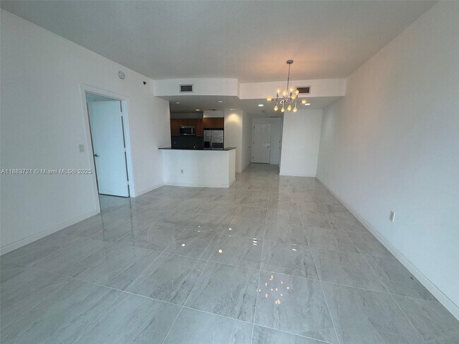 Building Photo - 1060 Brickell Ave