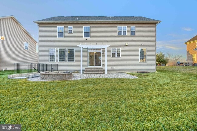 Building Photo - 601 Long Wall Dr