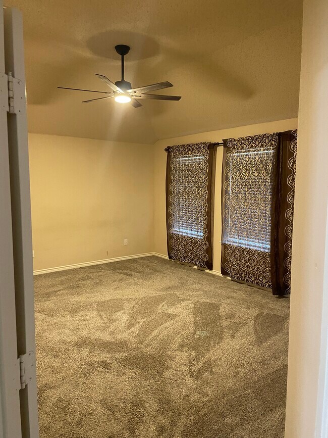 Master Bedroom - 6902 Wilhelmina Dr