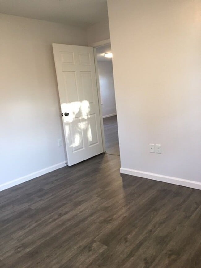 Building Photo - Single Family Home