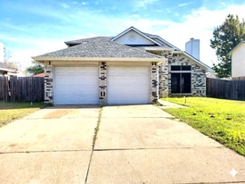 Building Photo - 6301 Fairlane Dr