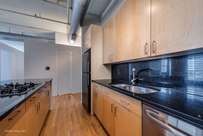Building Photo - 130 S Canal St