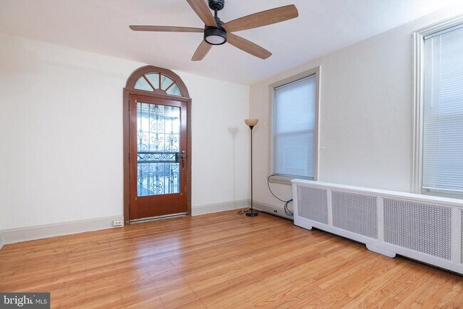 Building Photo - 932 N 5th St