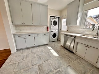 Building Photo - 10662 Shoshone Ave