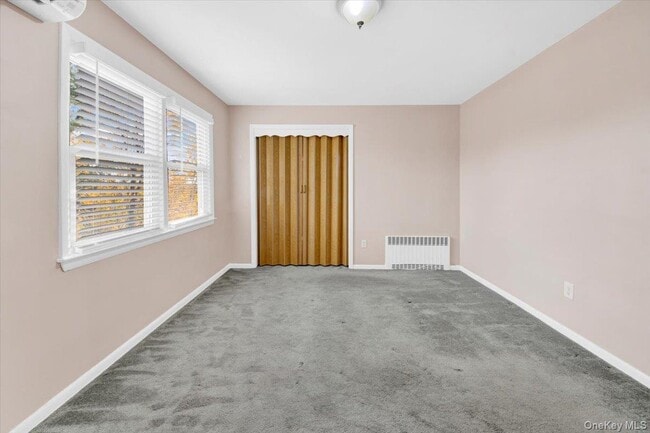 Building Photo - 169 Old Mamaroneck Rd