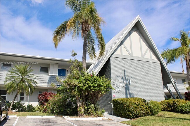Building Photo - 2801 NE 33rd Ct