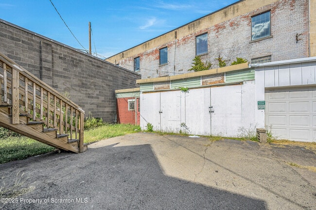 Building Photo - 7 Plum Pl