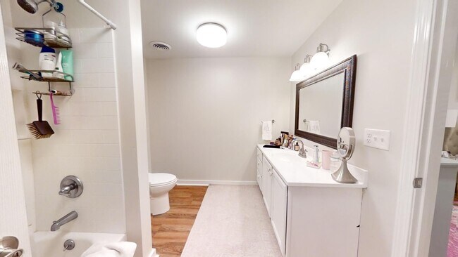 Building Photo - AVAILABLE NOW- SUBLEASE Short distance to Downtown Auburn--One of Kind Home on Sherwood Dr in Auburn