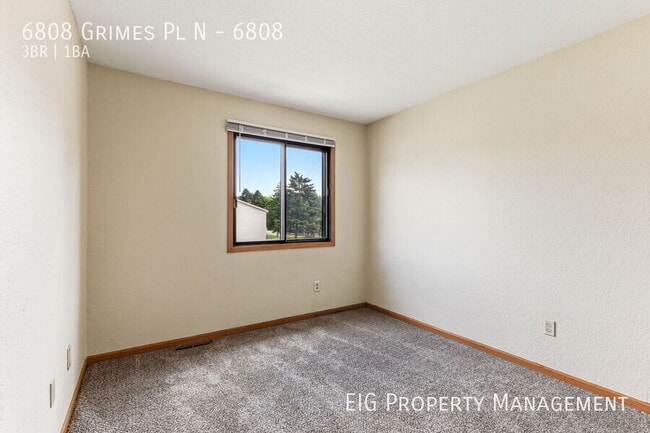 Building Photo - 6808 Grimes Pl N