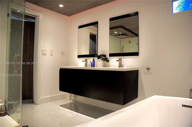 Building Photo - 19262 NW 89th Ave