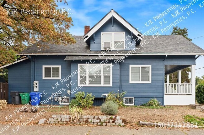 Building Photo - Stacked Duplex-Upstairs Woodstock Airy Apa...