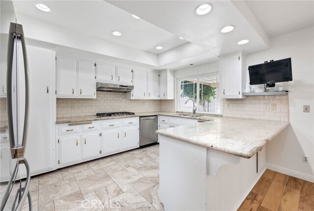 Building Photo - 41363 Plumrose St