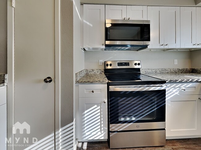Building Photo - 11923 Medicine Bow Cir