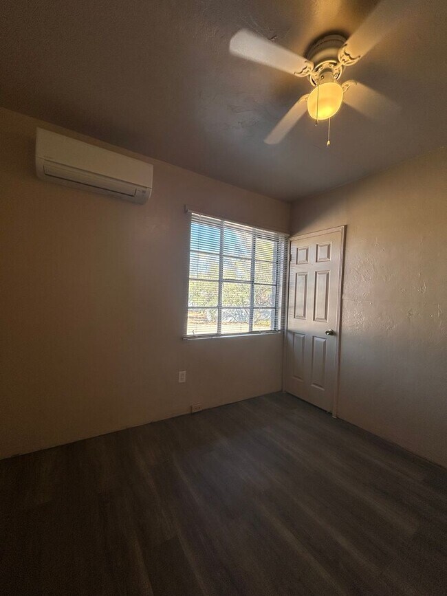 Building Photo - Apartment in Tucson's Historical Neighborhood!