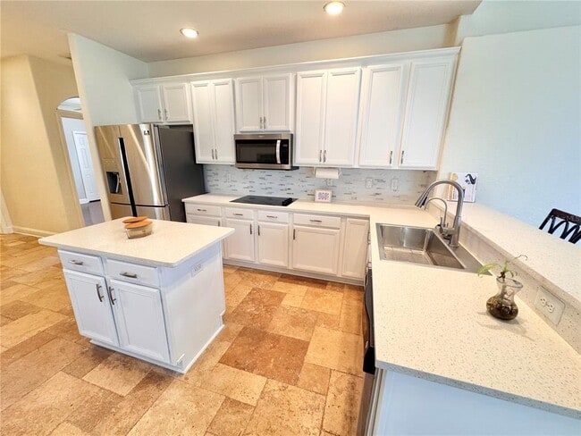 Building Photo - 27130 Firebush Dr