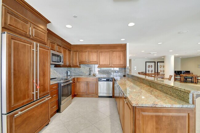 Building Photo - 5080 N Ocean Dr