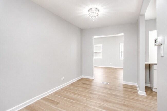 Building Photo - 7777 Ramsgate Cir S