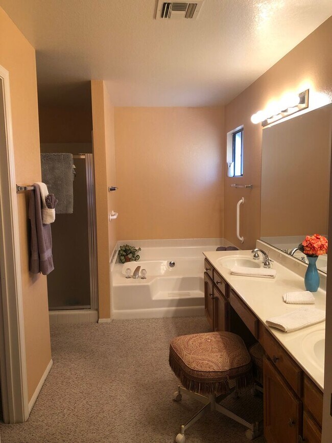 Building Photo - Manor 1485A Seasonal Rental