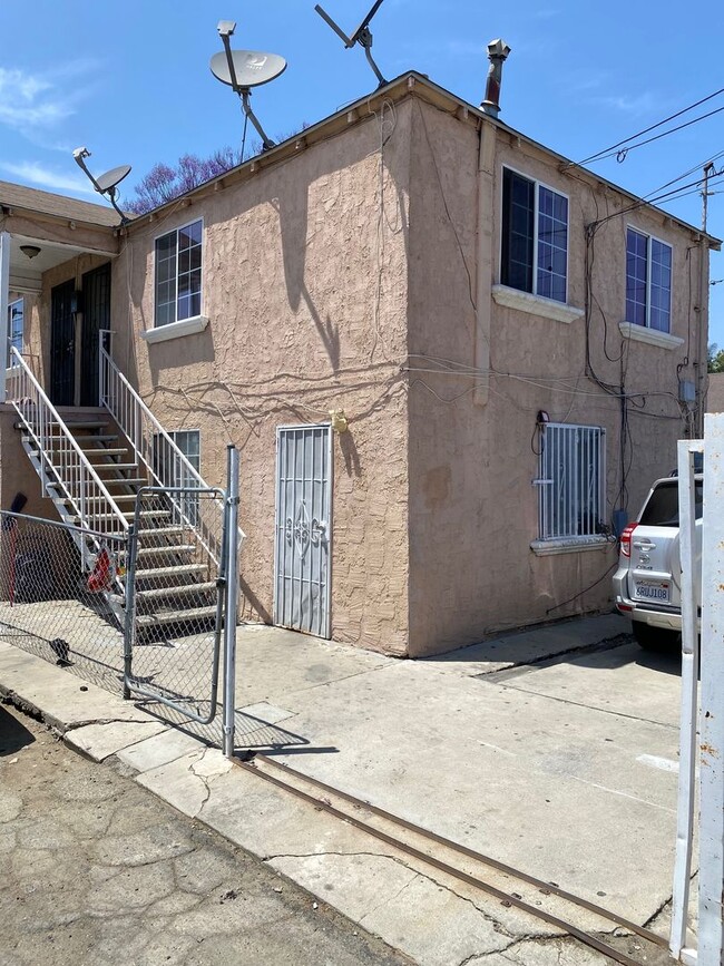 Building Photo - 11824 2nd Ave
