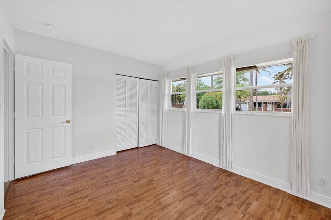 Building Photo - 2808 NE 22nd St