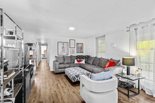 Building Photo - 2020 Topf Rd