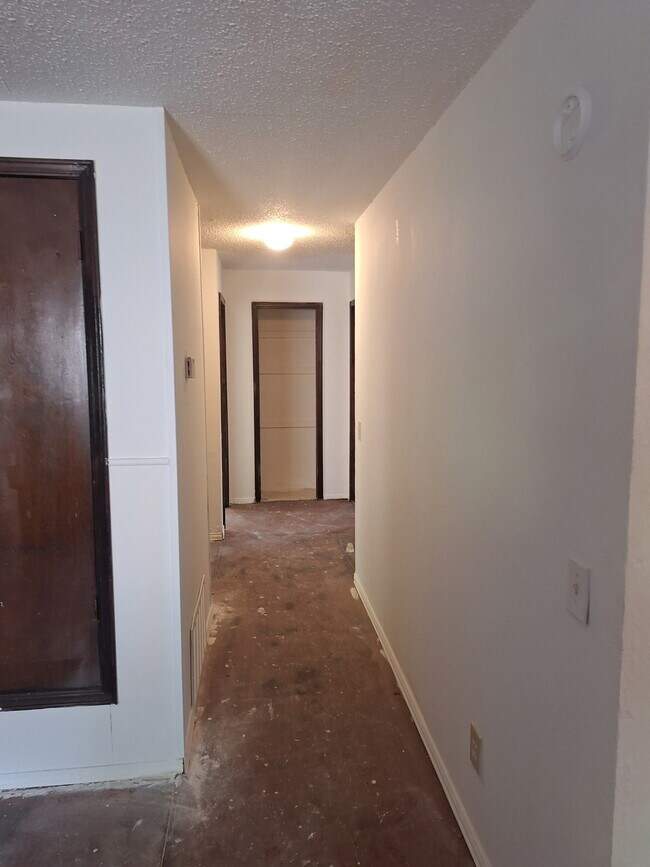 Building Photo - 712 S Chapman Ave