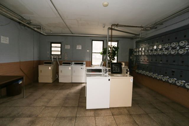 Building Photo - 4856 N Damen
