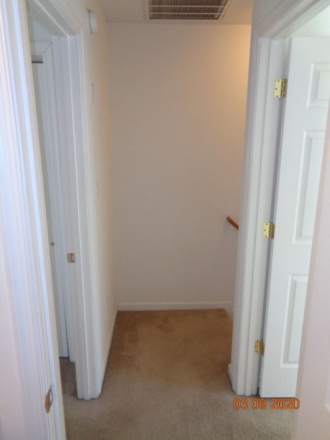 Building Photo - 2 Bedroom Condo in Williamsburg for Rent