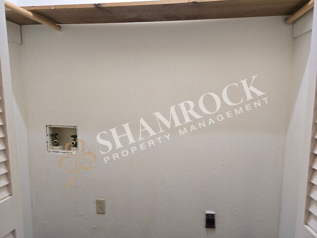 Building Photo - 908 Lancelot Cir