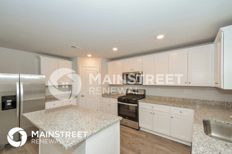Building Photo - 2323 Curbow Dr