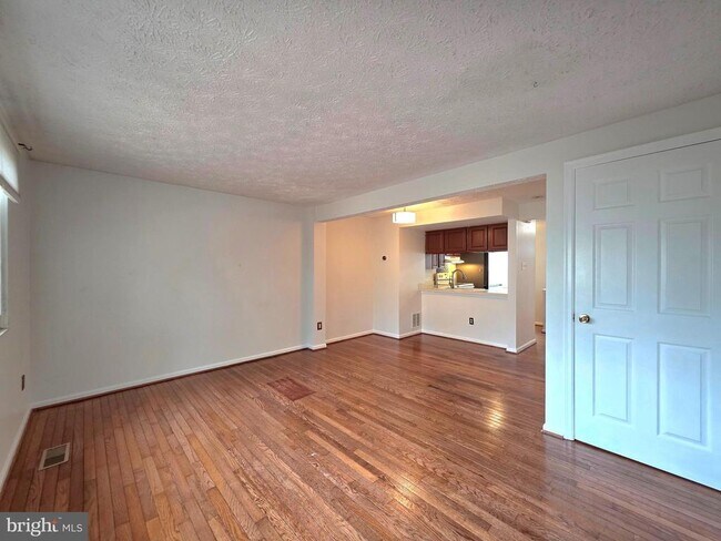 Building Photo - 8568 Koluder Ct