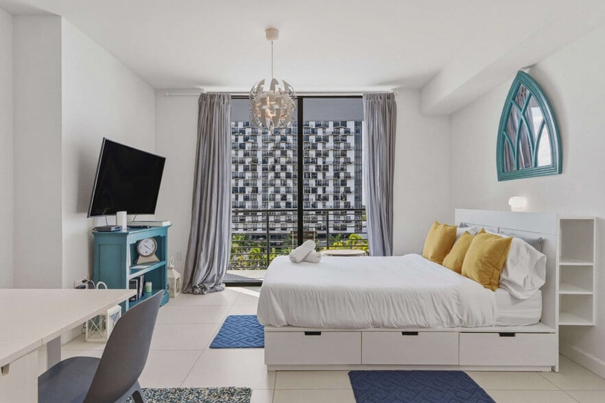 Building Photo - 5350 NW 84th Ave