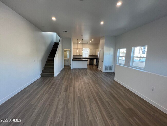 Building Photo - Townhome for Rent in the heart of Downtown Phoenix