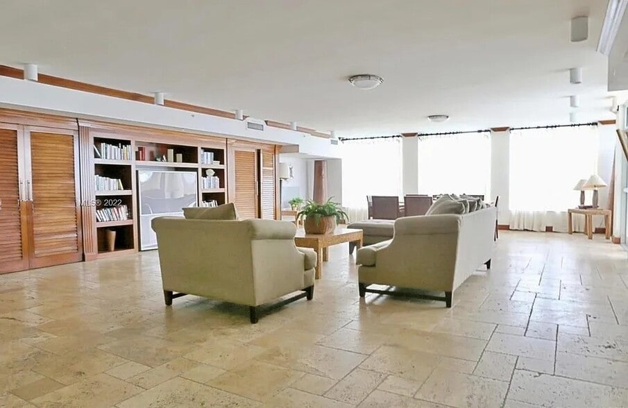Party Room - 1625 Kennedy Cswy