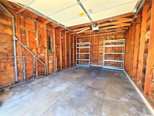 Building Photo - 902 College Ave