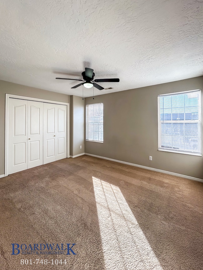 Building Photo - Stylish Draper Townhome with Private Patio