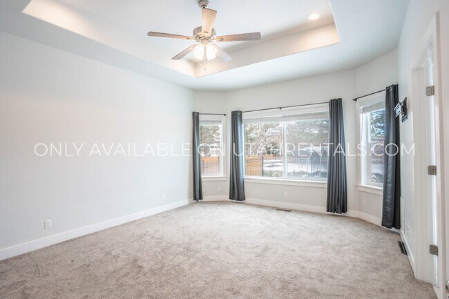 Building Photo - 472 S 230 W