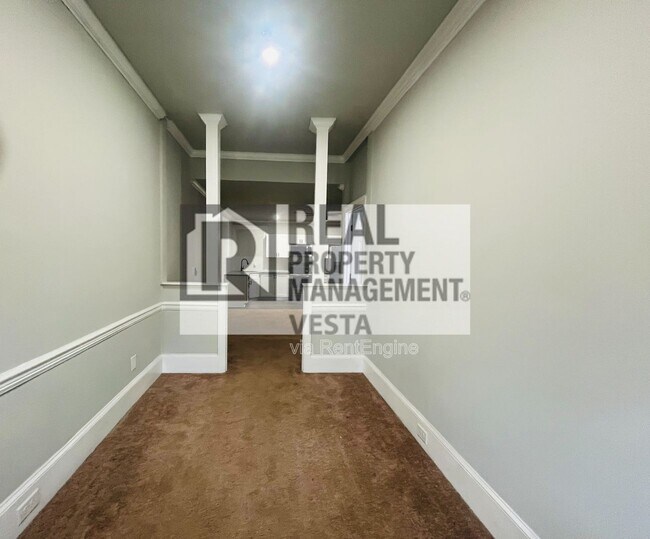 Building Photo - 1055 Walnut St