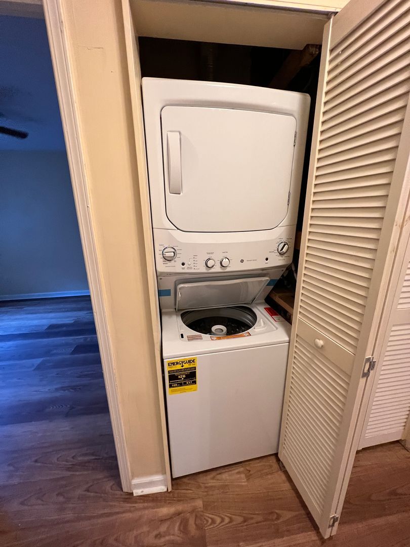 Building Photo - Tiger Inn