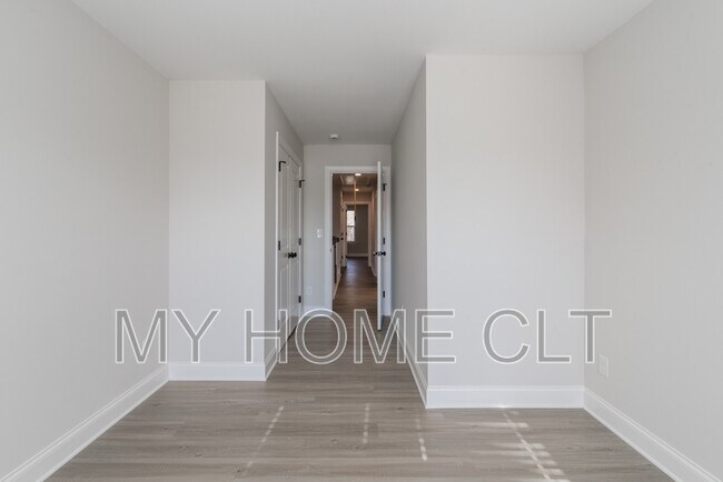 Building Photo - 3642 Trull St