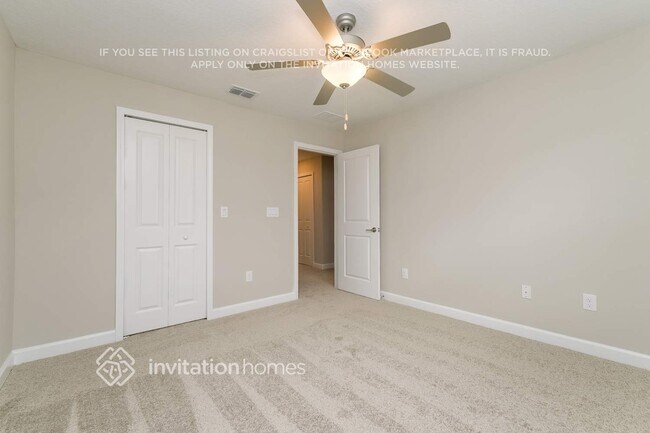 Building Photo - 2894 Coach Manors Way