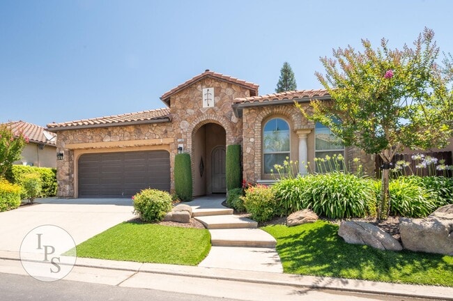 Building Photo - Move in by September 1st and get the rest of August FREE! Tuscan Bluffs at Copper River - Granvil...
