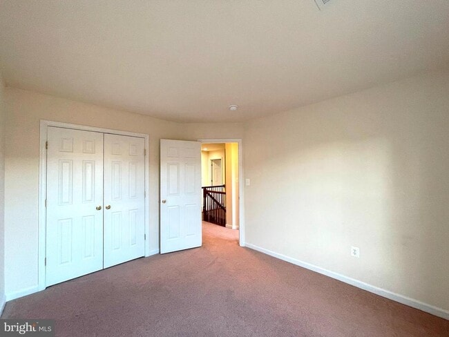 Building Photo - 46053 W Westbury Blvd