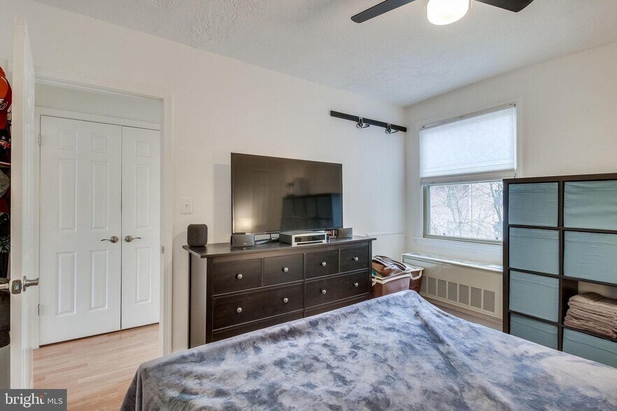 Bedroom - 1363 K St SE
