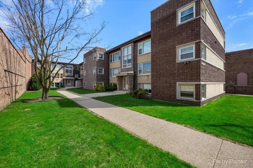 Building Photo - 5530 W Lawrence Ave