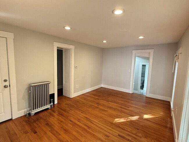 Building Photo - 43 Winthrop St