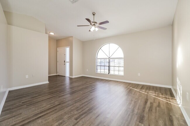 Building Photo - 8823 Gum Tree Ave