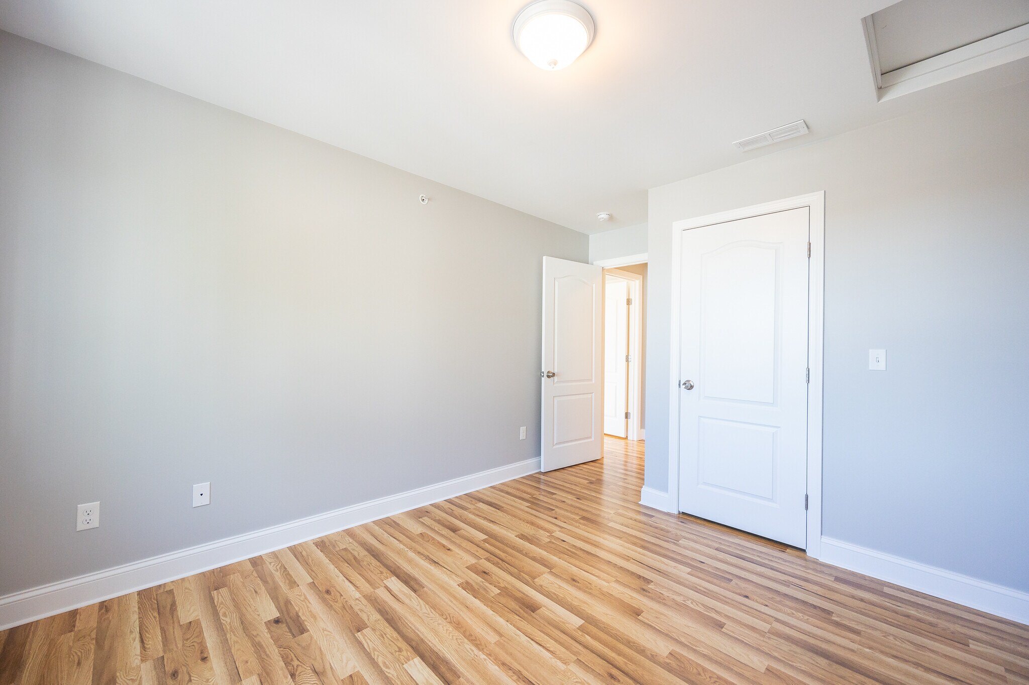 Building Photo - 13 Gray Coach Ln