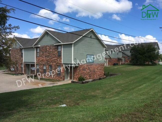 Building Photo - Walnut Apartments