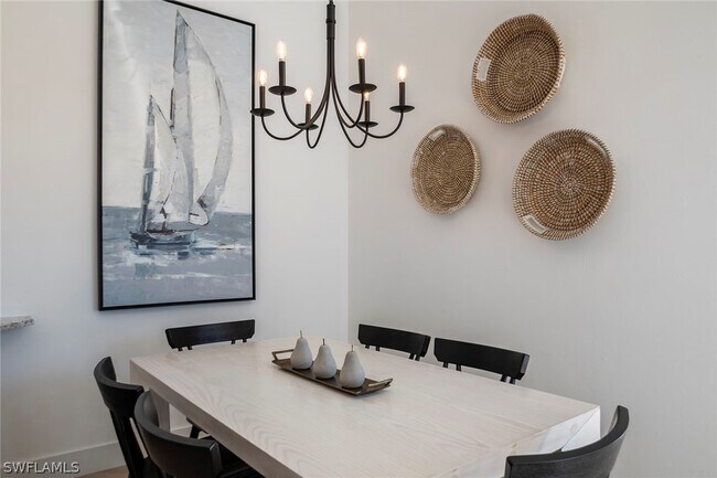 Building Photo - 1540 Clermont Dr